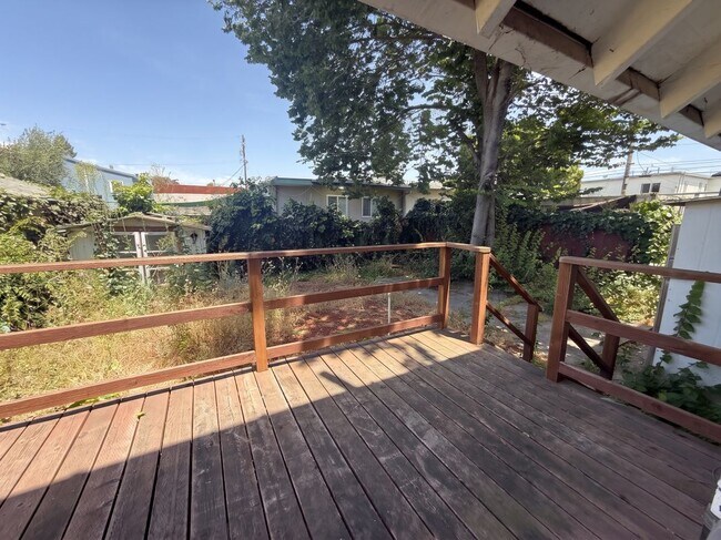 604 56th St Oakland, CA 94609 photo 2
