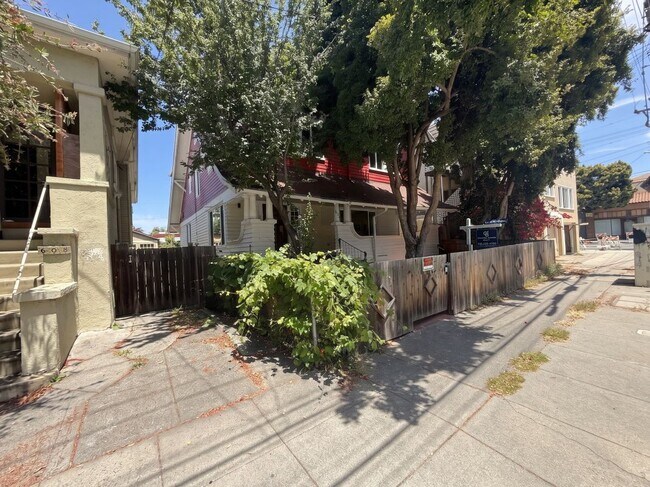 604 56th St Oakland, CA 94609 photo 3
