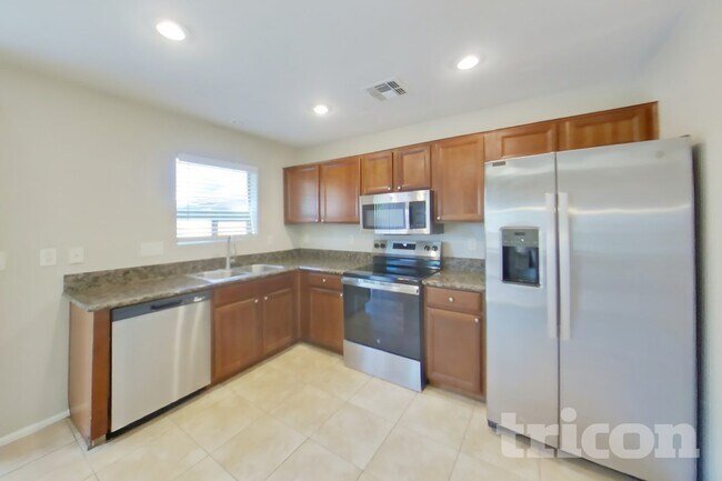 42065 W Sunland Dr Maricopa, AZ 85138 photo 4