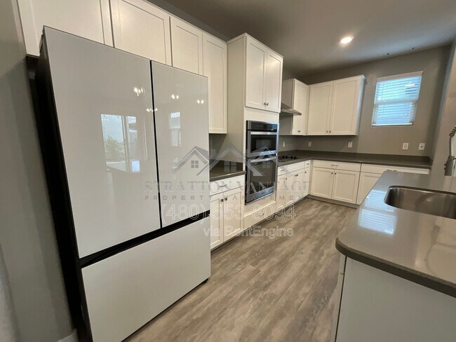 11689 N 166th Dr Surprise, AZ 85388 photo 3