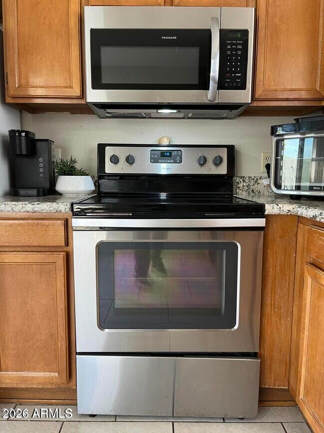 3946 W Camino Del Rio photo 4
