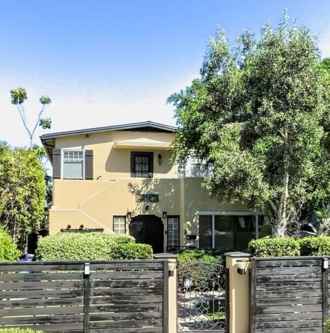 1613 Fern St San Diego, CA 92102 photo 2