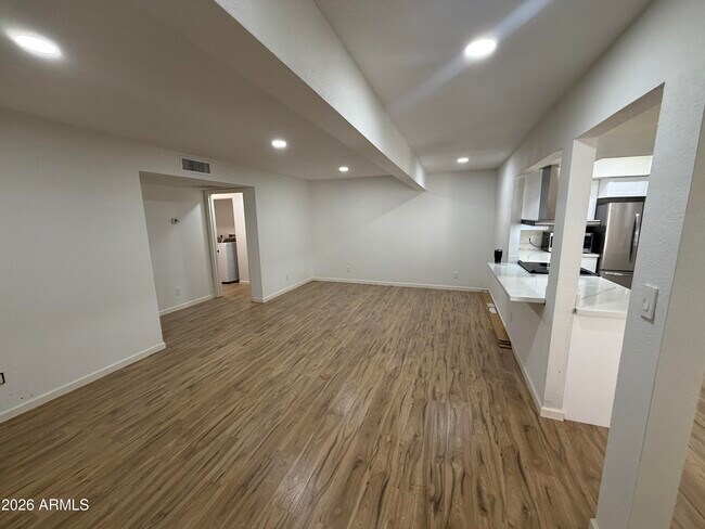 7763 N 19th Dr Phoenix, AZ 85021 photo 2