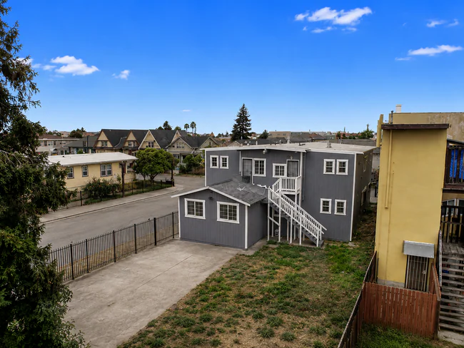402 Bissell Ave Richmond, CA 94801 photo 2