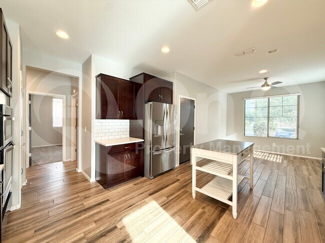9560 W Weeping Willow Rd Peoria, AZ 85383 photo 5