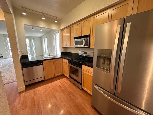1594 Brunswig Ln Emeryville, CA 94608 photo 4