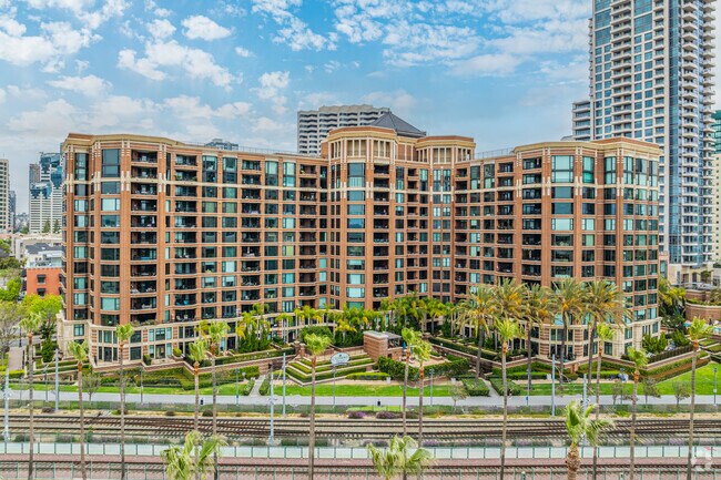 CityFront Terrace photo 4