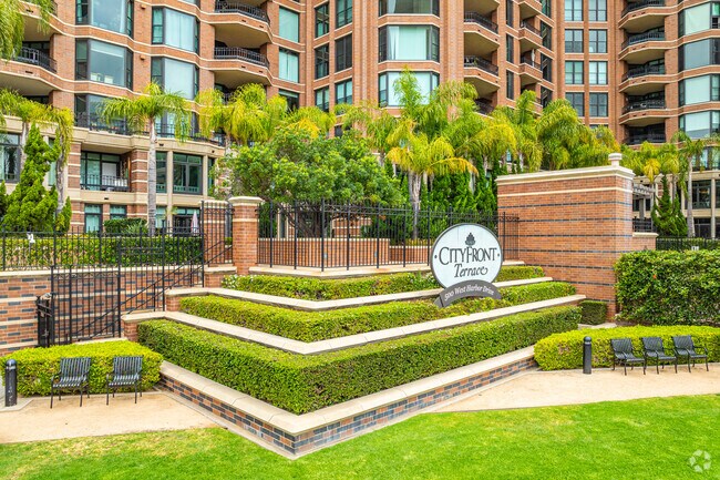 CityFront Terrace photo 5