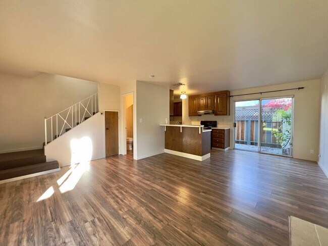 1126 Marina Dr Napa, CA 94559 photo 4