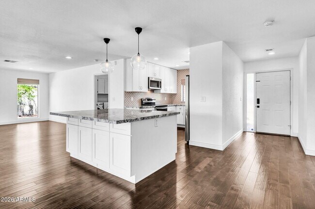 5219 E Winchcomb Dr Scottsdale, AZ 85254 photo 5