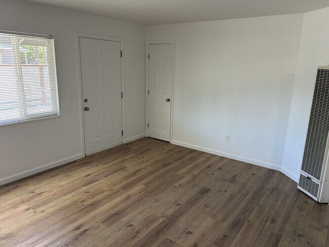 2577-2579 W Steele Ln Santa Rosa, CA 95403 photo 5