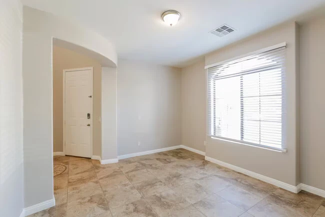 1613 W St Catherine Ave Phoenix, AZ 85041 photo 5