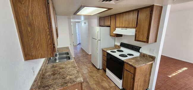 578 W 18th Ave Apache Junction, AZ 85120 photo 2