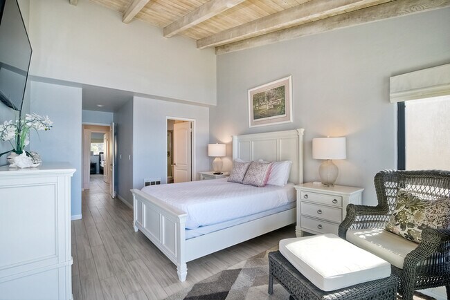 441 S Sierra Ave Solana Beach, CA 92075 photo 4