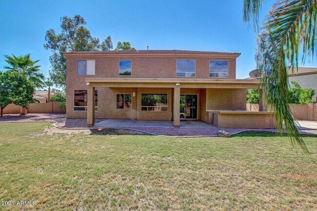 562 N Danielson Way Chandler, AZ 85225 photo 2