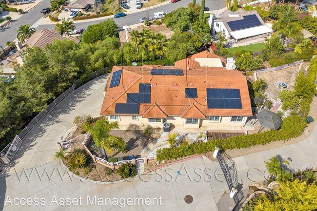 1744 Paradise St Escondido, CA 92026 photo 4