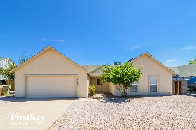 6543 W Kings Ave photo 2