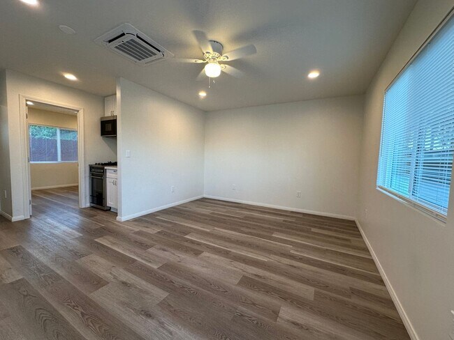 3432-3432 Egan St San Diego, CA 92115 photo 2