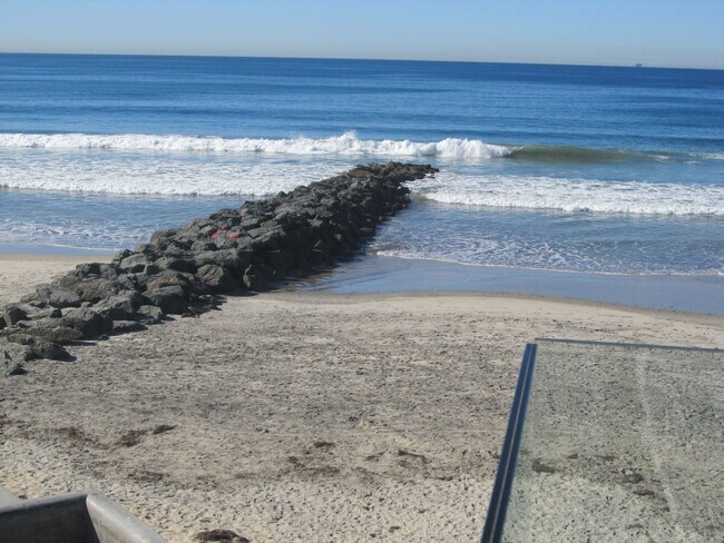 692 Ocean Ln Imperial Beach, CA 91932 photo 3