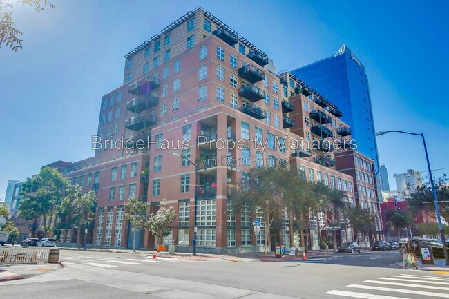 877 Island Ave San Diego, CA 92101 photo 2
