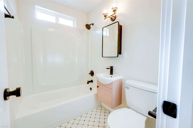 4356 38th St San Diego, CA 92105 photo 2