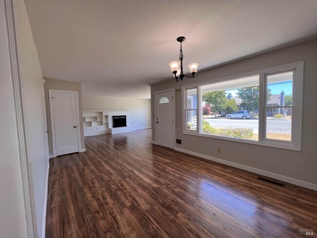 2109 Montecito Ave Santa Rosa, CA 95404 photo 3