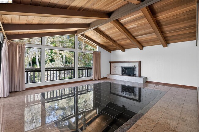 525 Hampton Rd Piedmont, CA 94611 photo 3