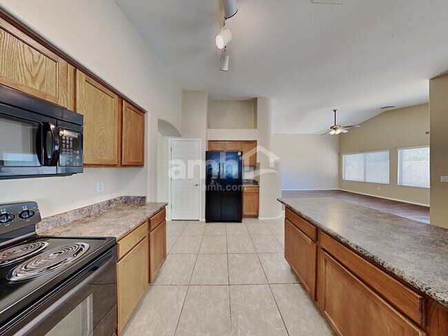 15219 W Post Dr Surprise, AZ 85374 photo 4