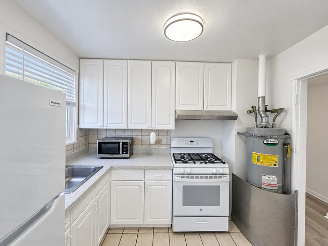 1503 88th Ave Oakland, CA 94621 photo 2