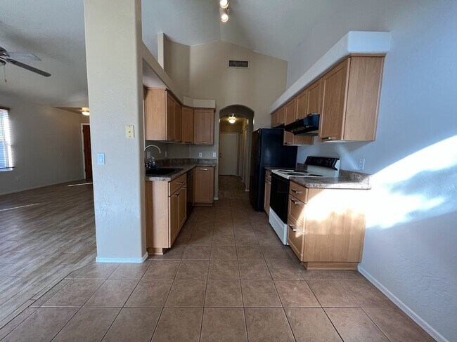 8347 W Audrey Ln Peoria, AZ 85382 photo 4