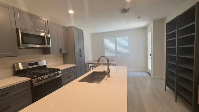 39391 Tiburon Dr Murrieta, CA 92563