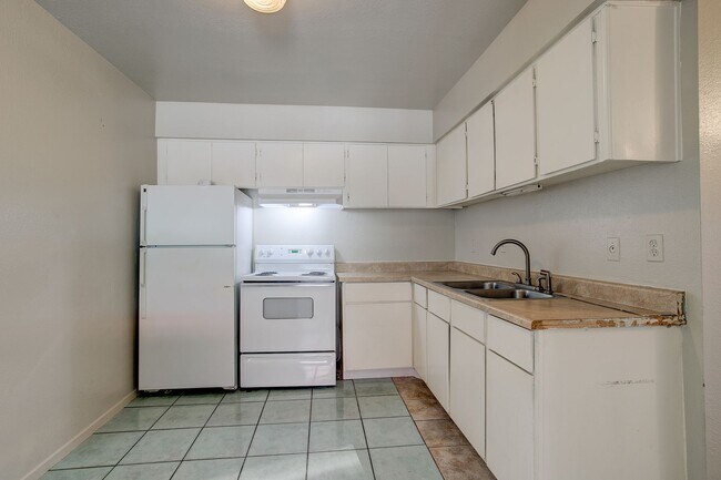 7850 E Glenrosa Ave Scottsdale, AZ 85251 photo 3