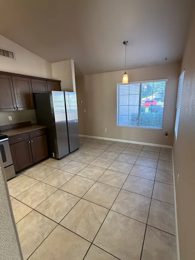 1288 E Linda Ln photo 3