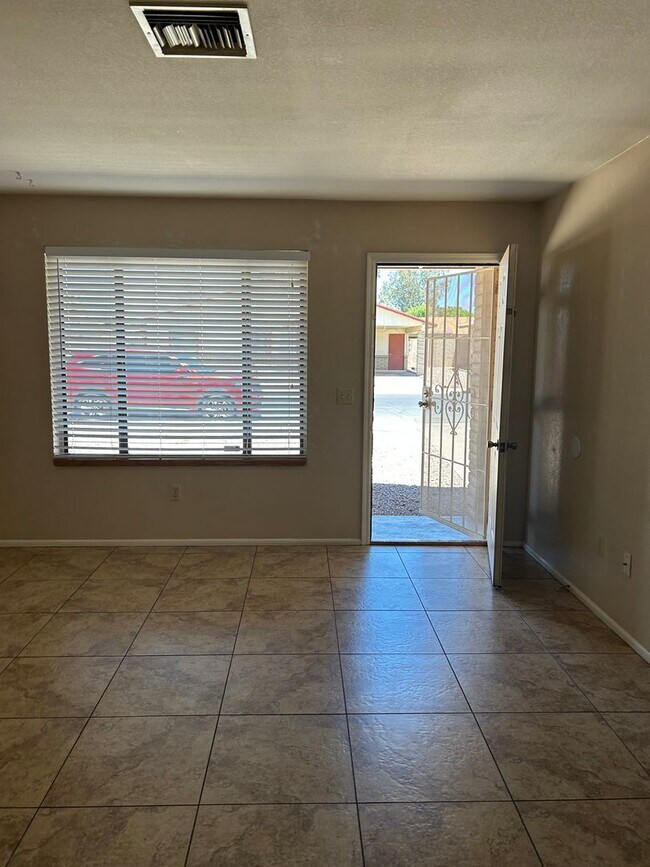 4619 E Camino St Mesa, AZ 85205 photo 2