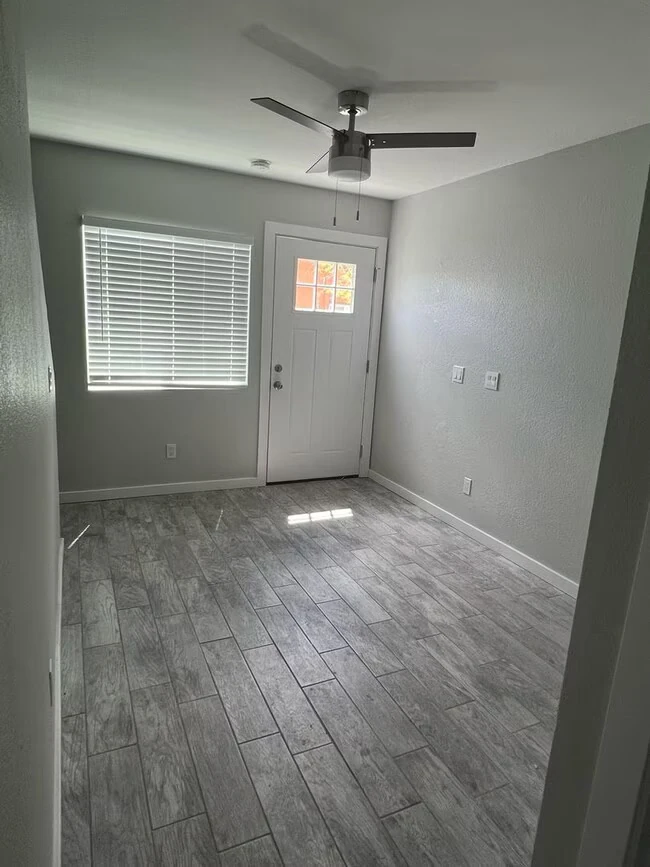 12717 W Amy Dr Surprise, AZ 85378 photo 2