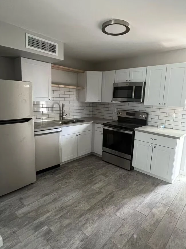 12717 W Amy Dr Surprise, AZ 85378 photo 4