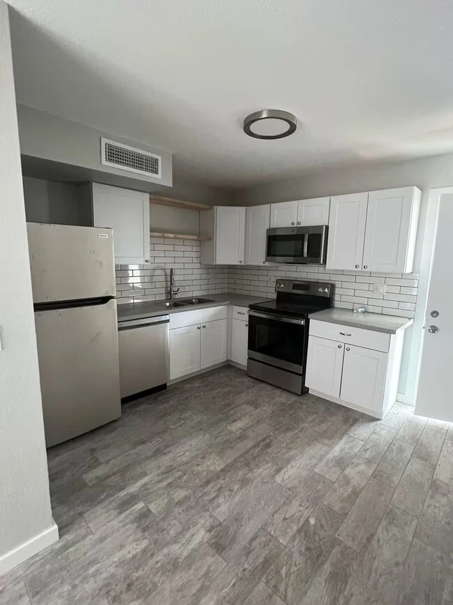 12717 W Amy Dr Surprise, AZ 85378 photo 5