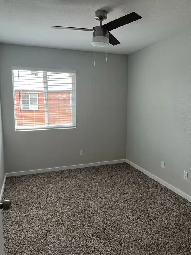 12717 W Amy Dr Surprise, AZ 85378 photo 3
