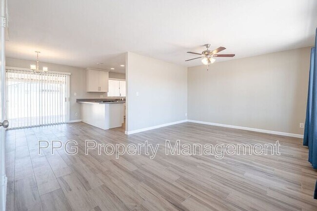 1954 W Topeka Dr Phoenix, AZ 85027 photo 3