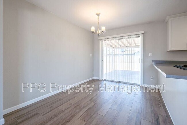1954 W Topeka Dr Phoenix, AZ 85027 photo 5