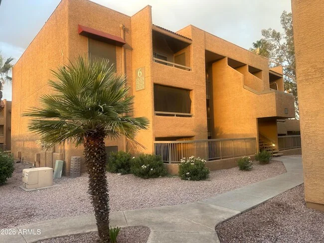 2625 E Indian School Rd Phoenix, AZ 85016 photo 2