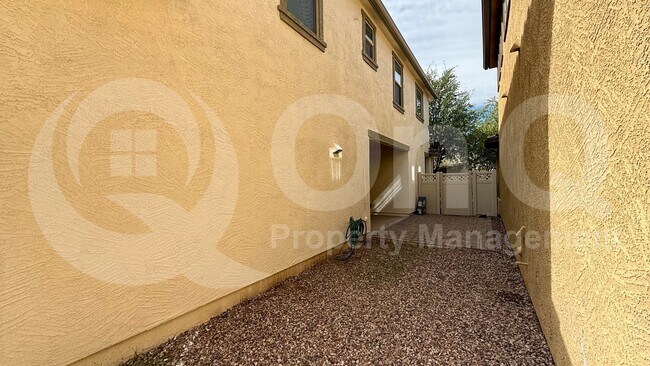 940 S Hawk Ln Gilbert, AZ 85296 photo 5