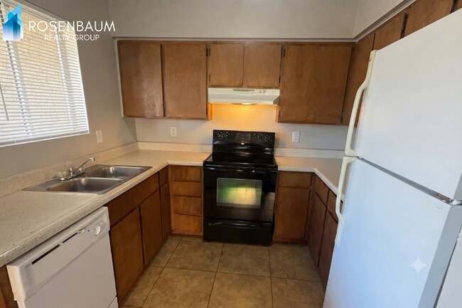 737 W 1st Ave Mesa, AZ 85210 photo 4