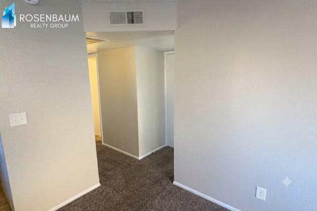 737 W 1st Ave Mesa, AZ 85210 photo 3