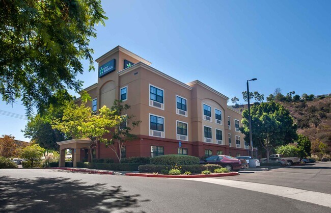 Furnished Studio-San Diego - Mission Valley - Stadium photo 2