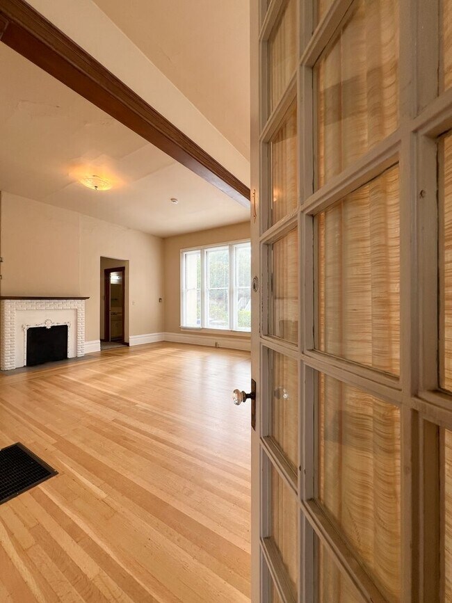 2240 3rd St Napa, CA 94559 photo 2