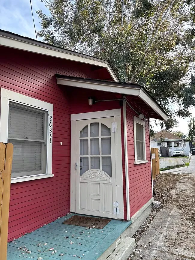 2625 1/2 E St San Diego, CA 92102 photo 5