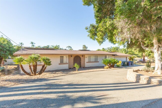 1575 Via Paloma Escondido, CA 92026