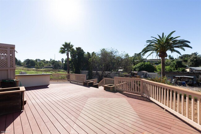 1575 Via Paloma Escondido, CA 92026 photo 2