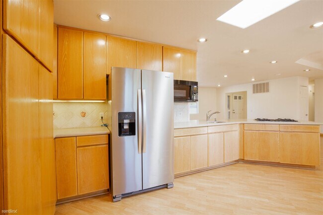 1575 Via Paloma Escondido, CA 92026 photo 3